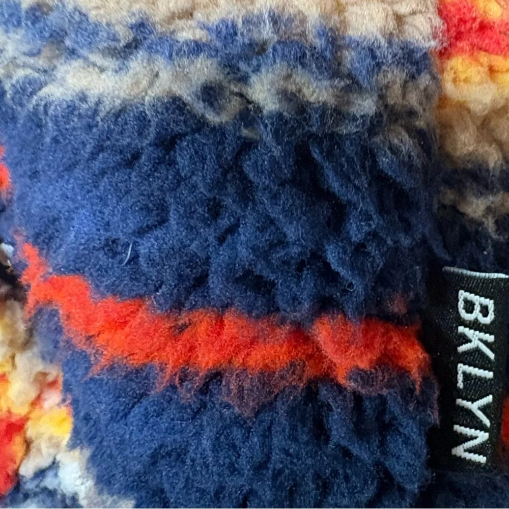 New Brooklyn Cloth Fuzzy Aztec Sz:XL Southwestern Colorful Pullover Soft Hoodie